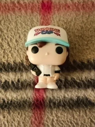Funko Pop! Dustin Thinking Cap