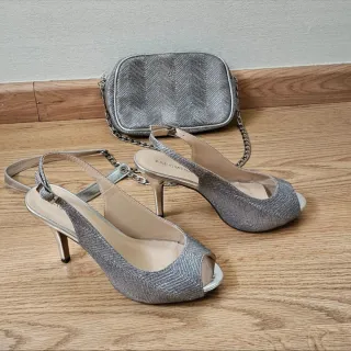 Zapatos y bolso de fiesta