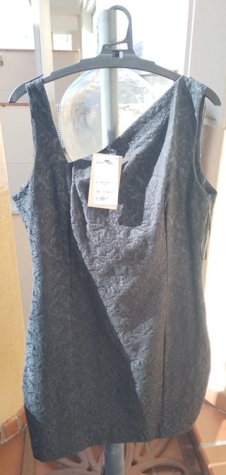VESTIDO NEGRO SIN MANGAS