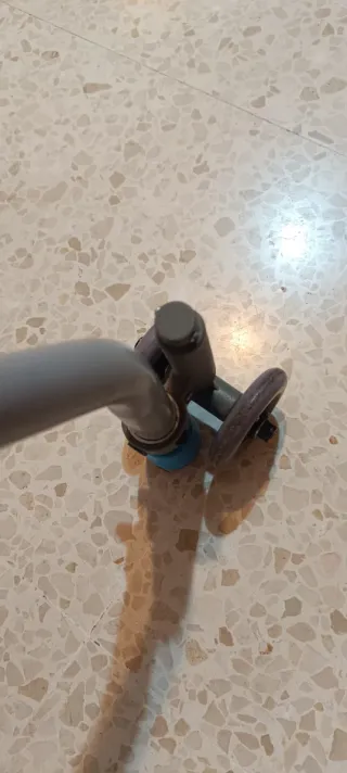 Andador con cesta y asiento