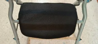 Andador con cesta y asiento