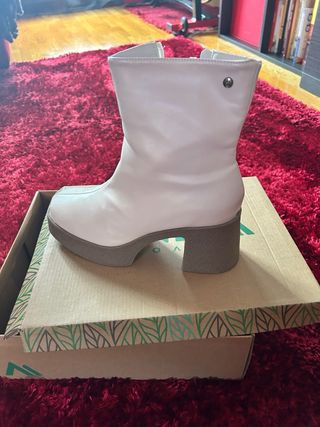 Botines beige nuevos, 1 puesta