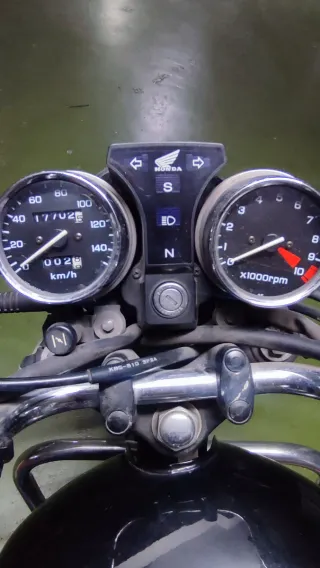 Honda CB 250 Naked Negra