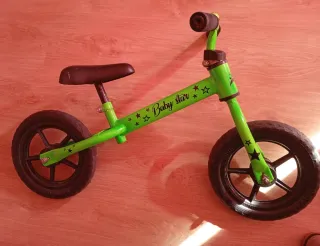 Bicicleta de equilibrio verde Baby Star.