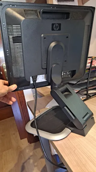 Momitor hp negro plata 20 pulgadas