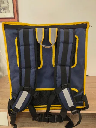 Mochila Glovo Azul y Amarilla