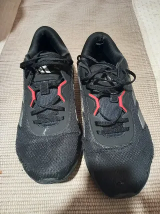 Unas zapatillas adidas para hacer deporte