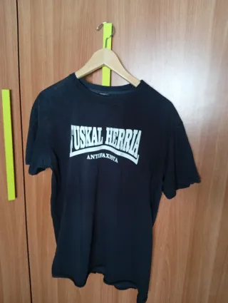 Camiseta Euskal Herria Antifaxista Negra