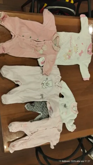 Lotto 5 tutine neonato 0/1