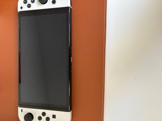 Nintendo Switch OLED Blanca y Negra