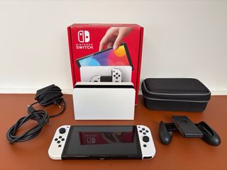 Nintendo Switch OLED Blanca y Negra