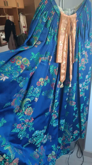 Traje de Fallera Talla 38/44 con zapatos talla 38