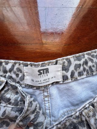Pantalon estampado leopardo de stradivarius