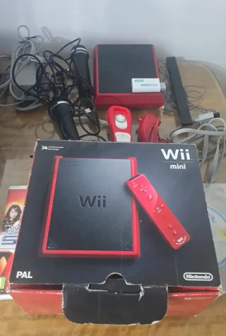 Nintendo Wii Mini Roja + 3 Juegos + Accesorios