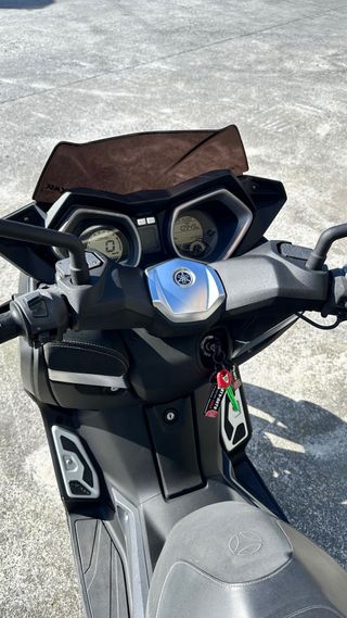 Yamaha XMAX 125 - 2015 - 10.950 km Momo desing