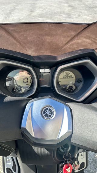 Yamaha XMAX 125 - 2015 - 10.950 km Momo desing