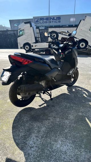 Yamaha XMAX 125 - 2015 - 10.950 km Momo desing