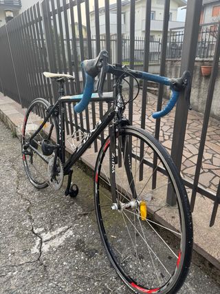 Bici da corsa Zaina telaio alluminio/carbonio