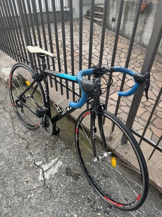 Bici da corsa Zaina telaio alluminio/carbonio