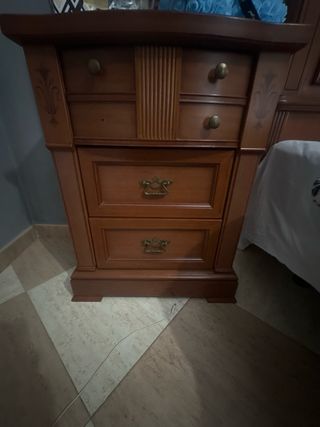 Mesitas de noche y cabecero de madera