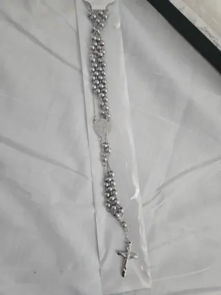 Mantilla de madrina blanca guantes y rosario