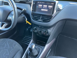 Peugeot 2008 BlueHDi 100 Style 73 kW (100 CV)