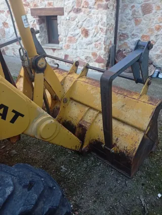 Retromixta Caterpillar 436.