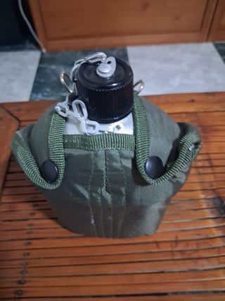 Cantimplora excursionista o boyscout