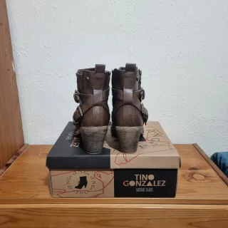 Botines TNC Shoes Marrones Talla 38 con Caja