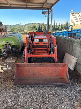Tractor Kubota L3250, Doble tracción con pala.