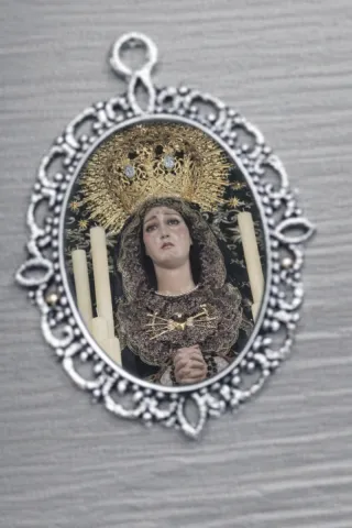 Medalla religiosa para hermandades