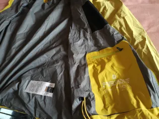 Chubasquero cortavientos Ternua L montaña