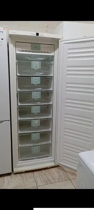 Congelador Vertical Liebherr Blanco