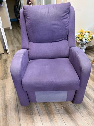 Sillón reclinable morado