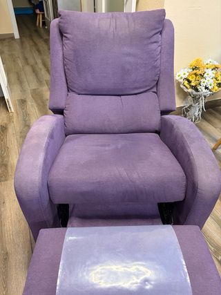 Sillón reclinable morado