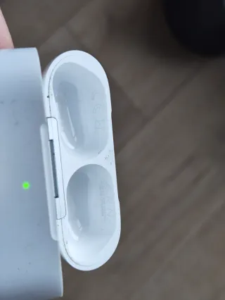 Cargador AirPods Apple