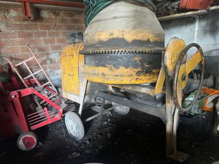 Hormigonera 300L