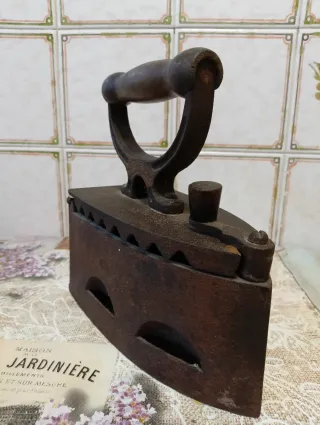 Ferro da stiro a carbone primi 900