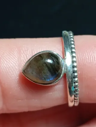 Anillo en plata de ley labradorita