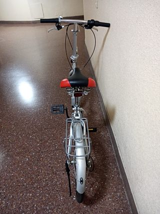Bicicleta plegable plateada