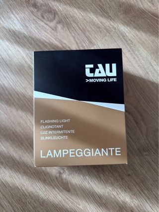 Lâmpada Intermitente LED TAU P-900VLED