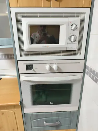 Frigorífico + Horno y Microondas Integrable