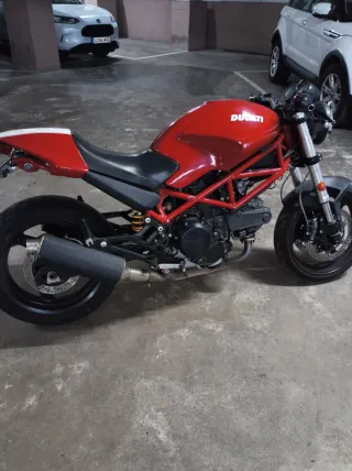Ducati Monster 695