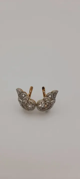 Pendientes de oro 18kt con brillantes.