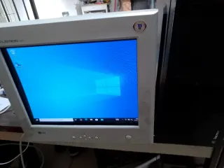 Monitor LG Flatron 15 775FT