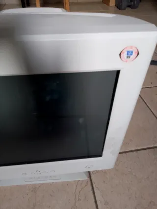 Monitor LG Flatron 15 775FT