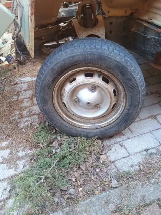 4 ruedas de Renault 6 año 1980