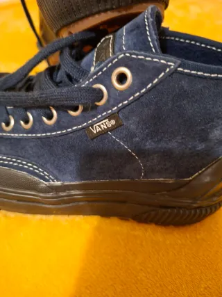 Zapatillas Bota VANS Talla 35. Casi nuevas.