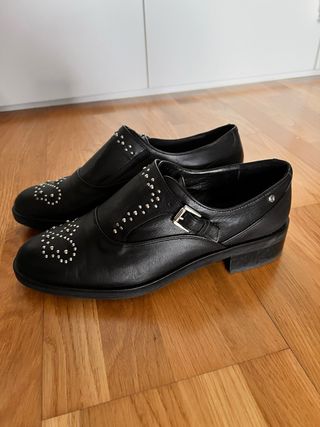 Zapatos Oxford Martinelli Negros Tachuelas