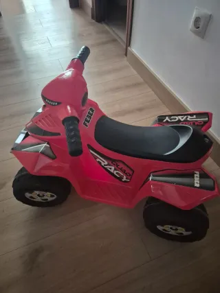 Moto eléctrica Feber Quad Racy Roja como nuevo